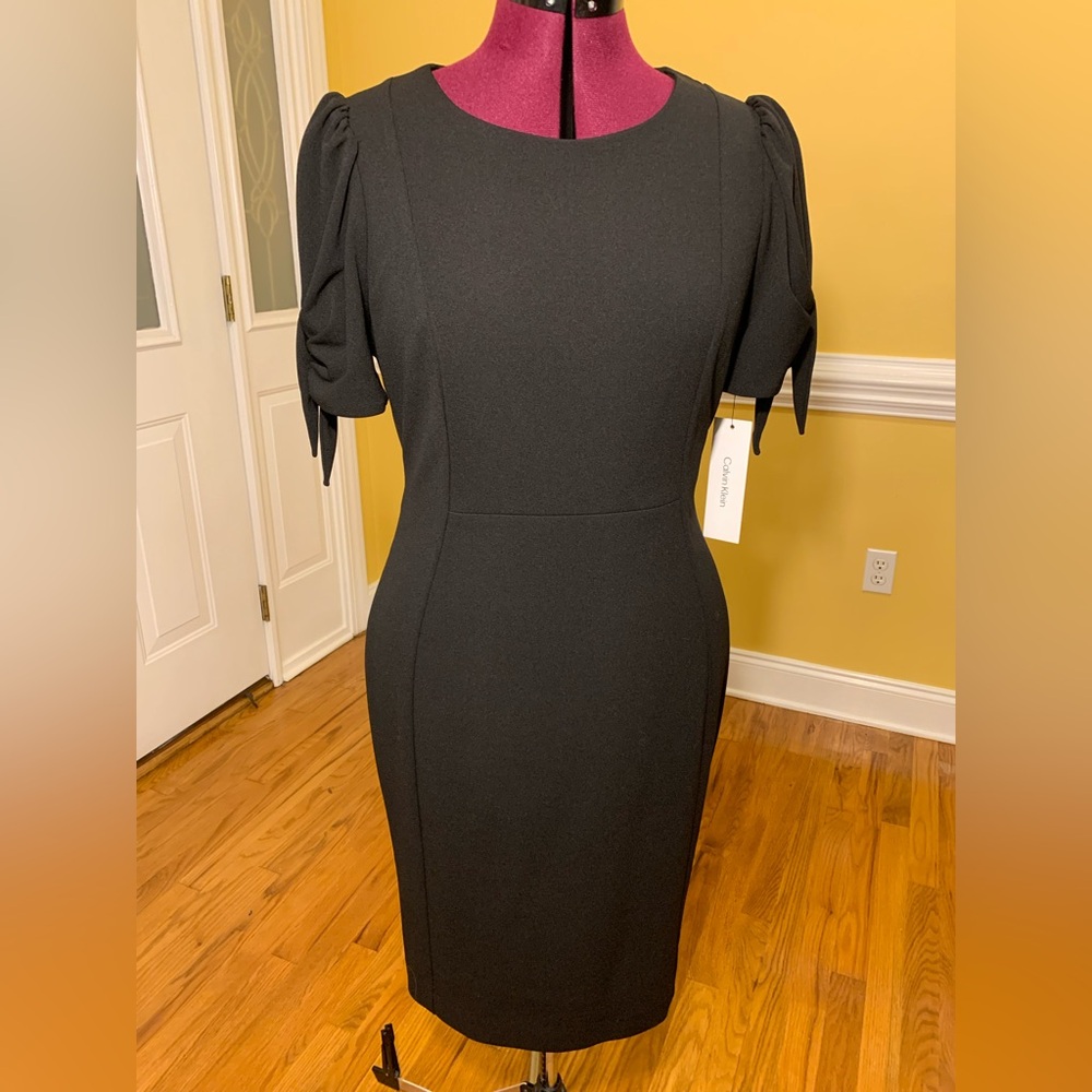 Calvin Klein Elegant Black Short Sleeve Dress